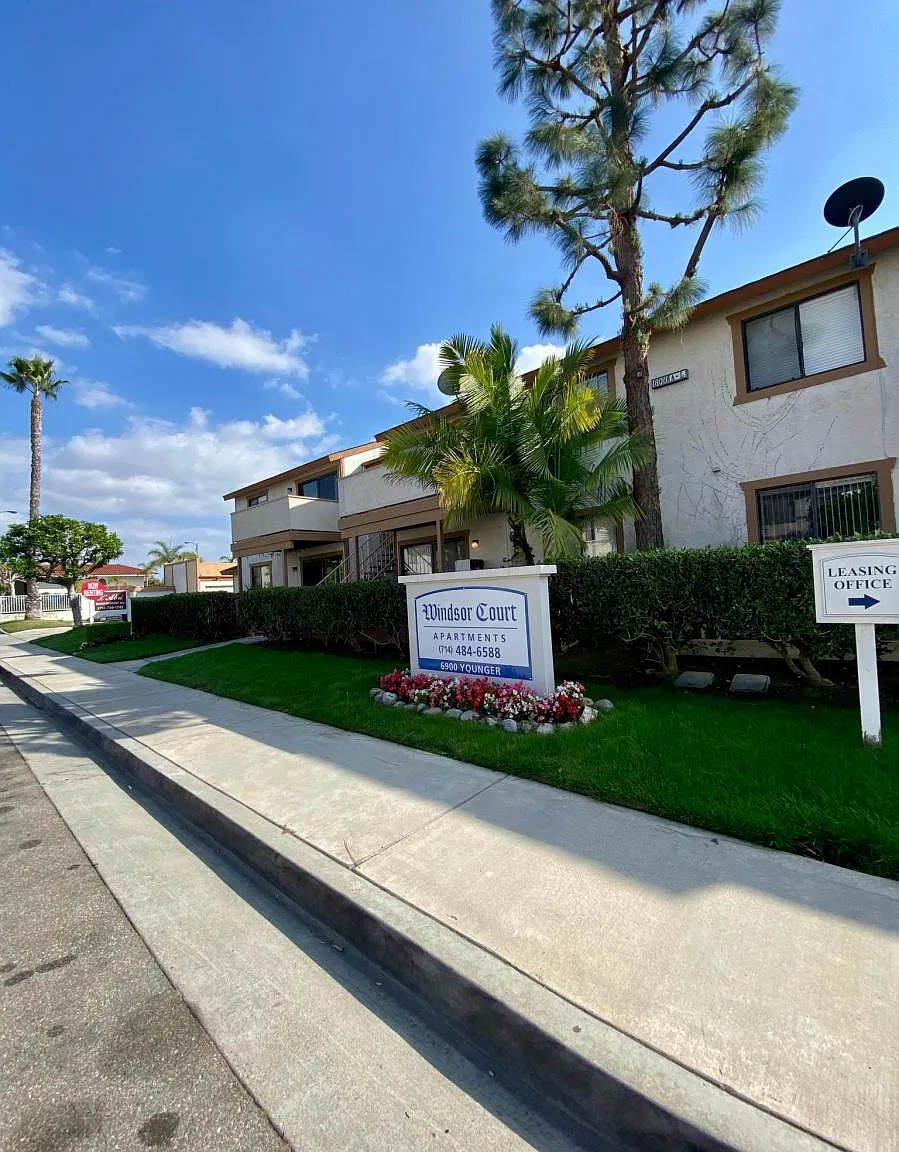 2 bed, 900 sqft, $2,675 — Photo 2