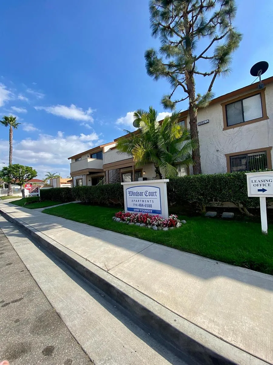 Building Photo - 6900 Younger Dr #P