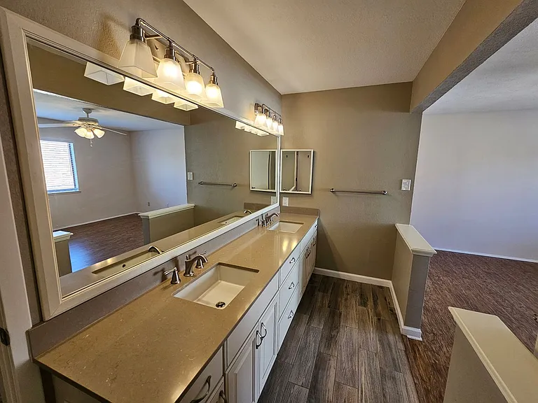 7713 Jerome Dr — Photo 32