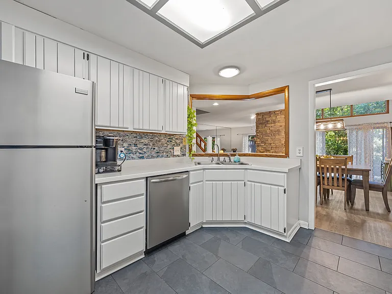 4321 Sunscape Ln — Photo 2