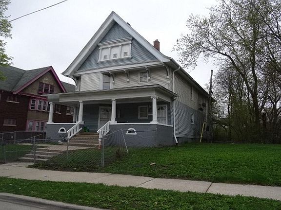 3rd image of 127 W Concordia Ave