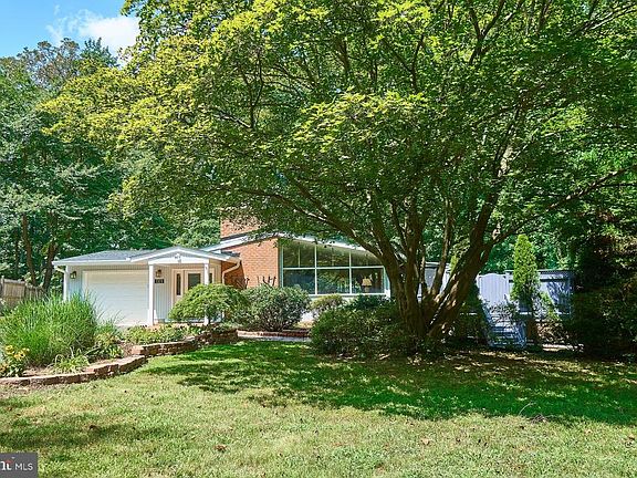 2nd image of 3322 Prince Charles Ct