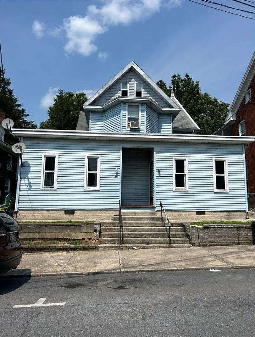 25 N Washington St — Photo 4