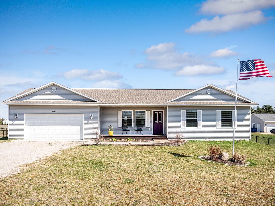 1st image of 8565 King Arthurs Ct