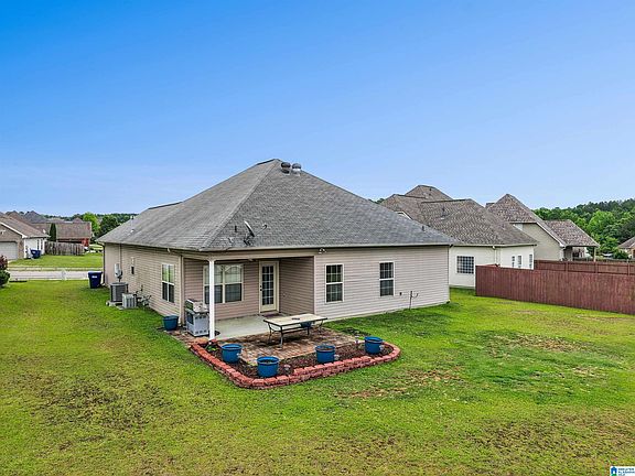 5th image of 475 Oak Leaf Cir