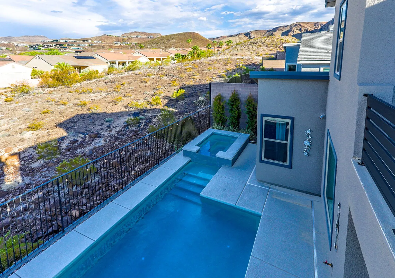 Luxury, Gated Community, Henderson Home With Pool And Spa — Photo 1
