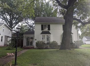 529 E Oak St, Greenville, IL