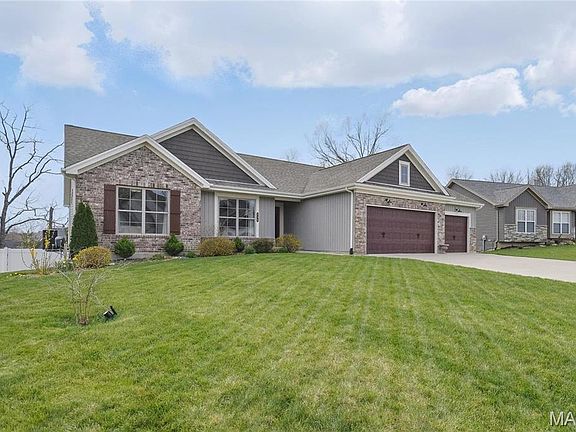 2nd image of 536 Hickory Knoll Dr