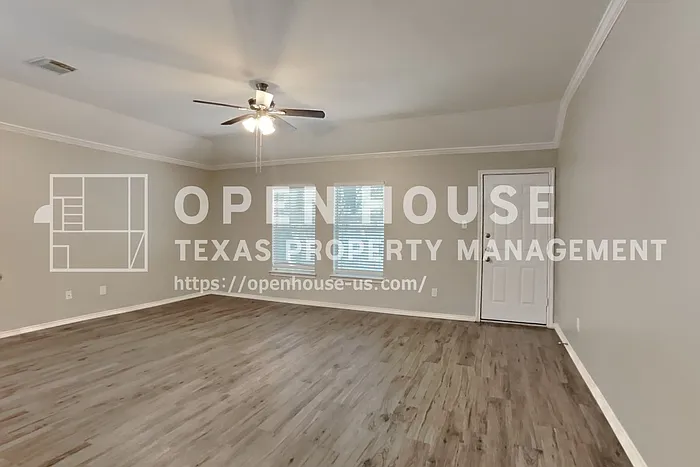 3 bed, 2.0 bath, 1818 sqft, $2,050 — Photo 3