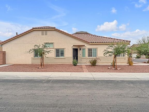 3rd image of 620 Horse Stable Ave