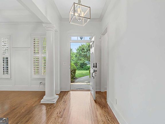 2nd image of 3241 Adams St