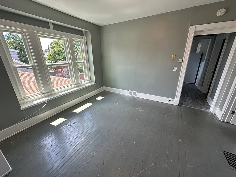 156 Ryan St #2UPR — Photo 9