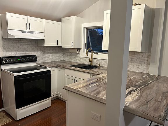 3rd image of 167 Winona St
