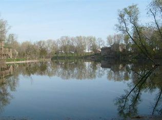 612 Pondview Dr, Pardeeville, WI 53954
