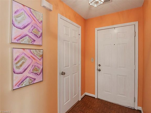 4th image of 7 Meadowood Glen Way #4