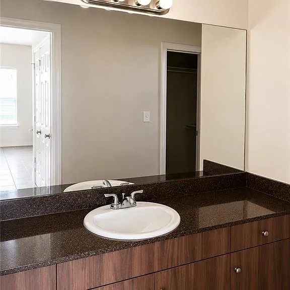 4001 Hawthorne Ave #2 — Photo 8