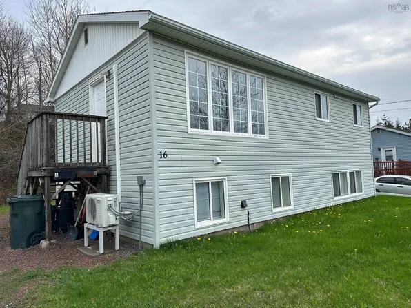 16 Martin St, Antigonish, NS B2G 1P9