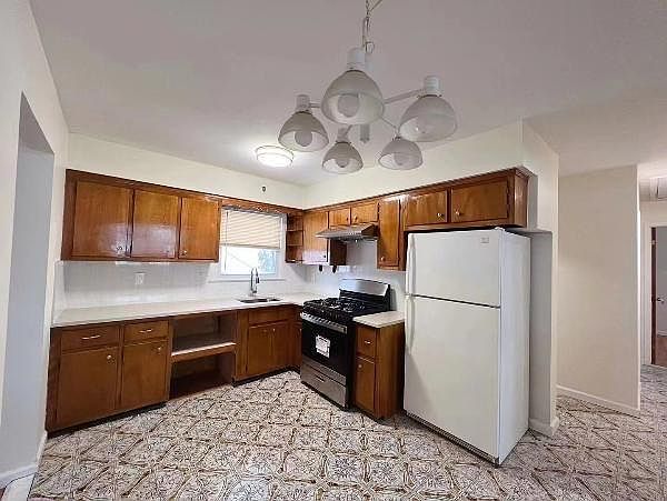 1st image of 61 Stewart St Floor 2