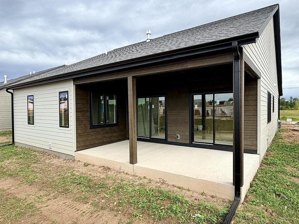 2nd image of 838 Stanton WAY