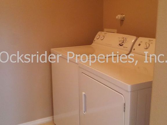 5th image of 920 Tieran Ct NE