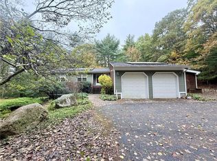 850 Hope Furnace Rd, Scituate, RI 02831