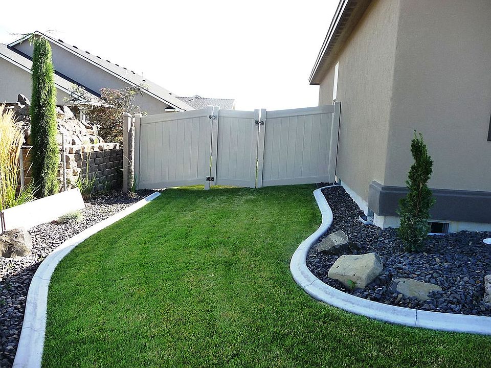 1st image of 3023 Bluffs Dr