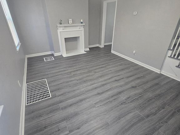 4th image of 1301 W Town St