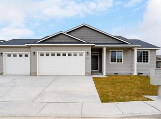 1916 W 39th Ave, Kennewick, WA 99337