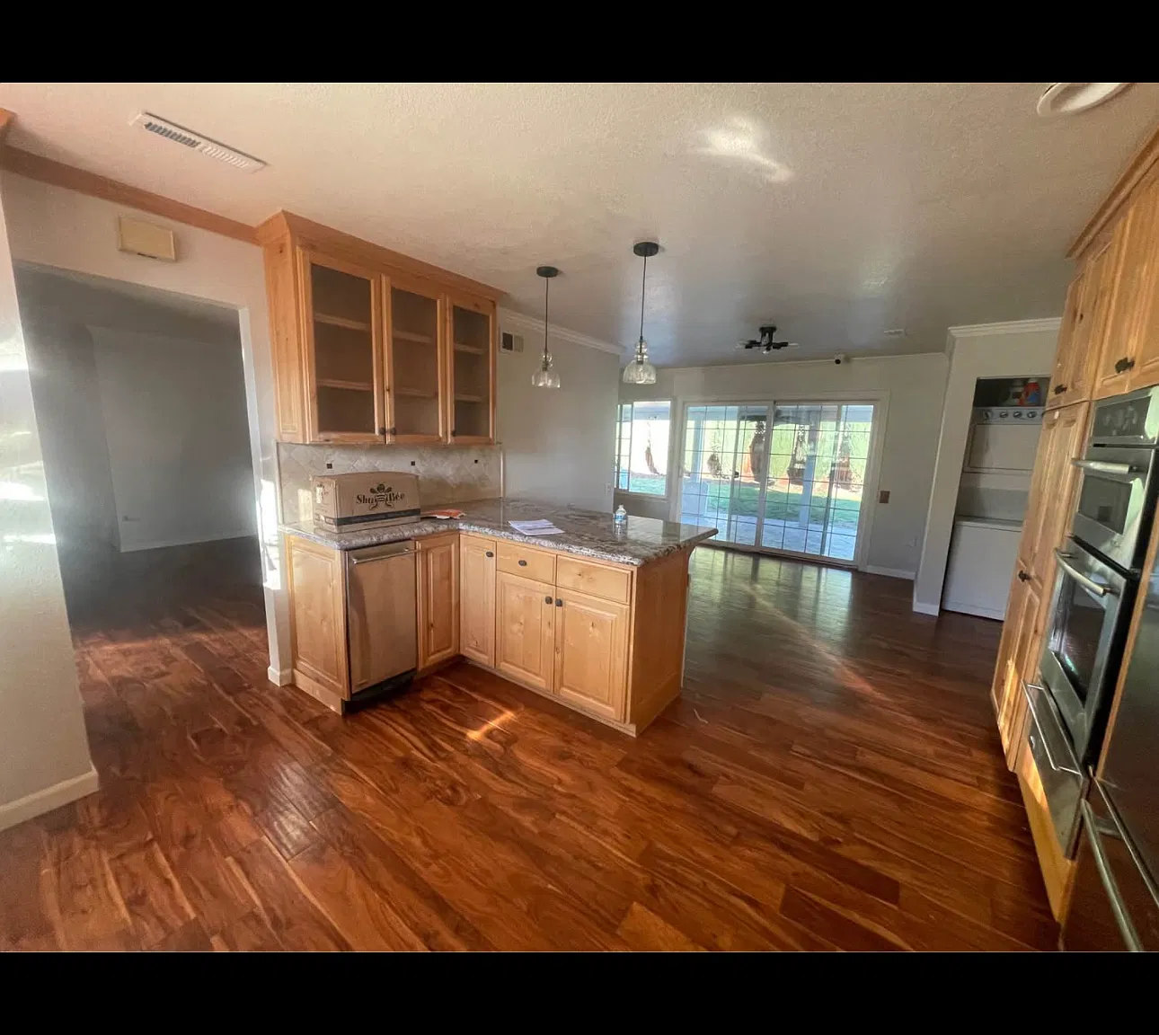 3 bed, 1313 sqft, $4,100 — Photo 3