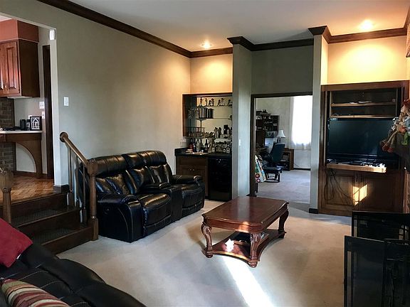 3rd image of 3703 Walnut Park Dr