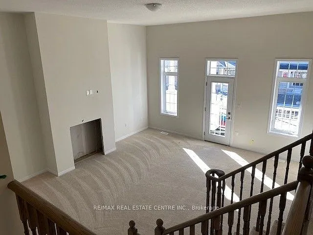 10 Esther Cres — Photo 9