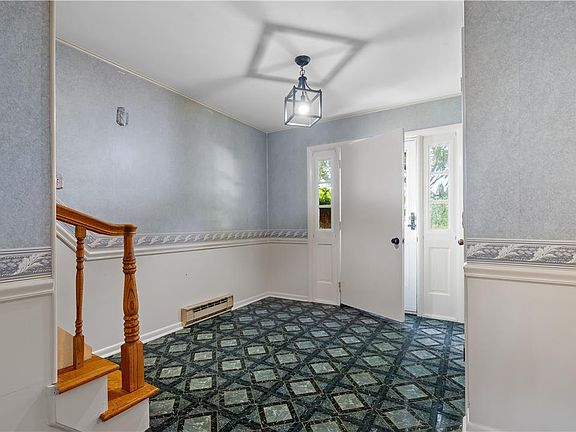 5th image of 52 Willow St
