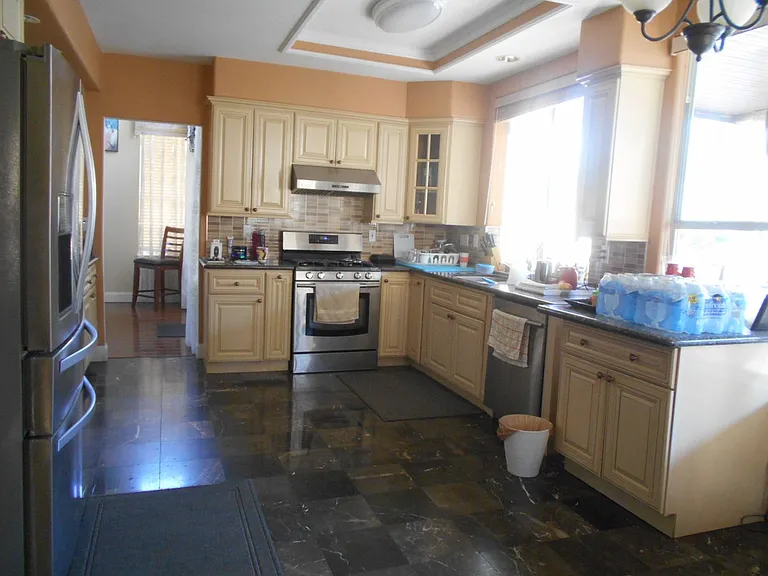 8317 Opal Cove Dr — Photo 6