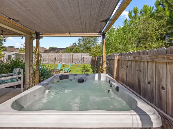 2019 Alhambra St, Navarre, FL 32566