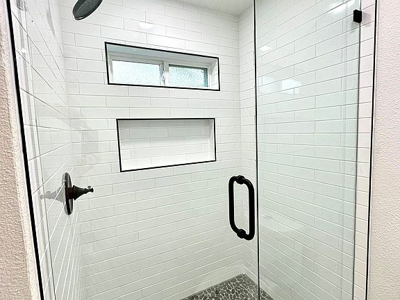 2nd image of 2303 Southcrest Dr