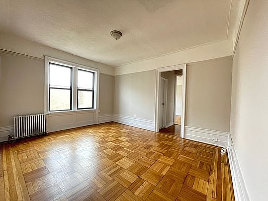 2nd image of 190 E 17th St #3D