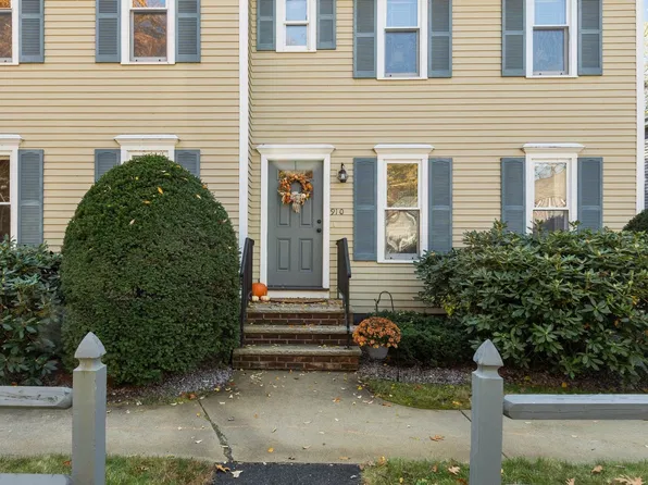 910 Wellman Ave #910, North Chelmsford, MA 01863