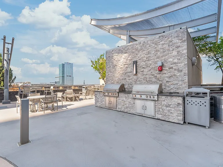 333 W Trade St #2502 — Photo 41