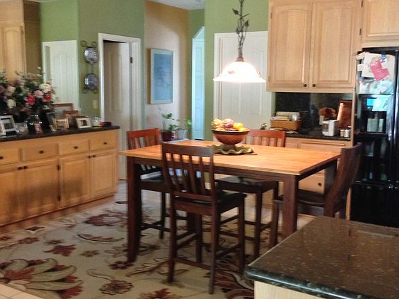 Kitchen Eating Area