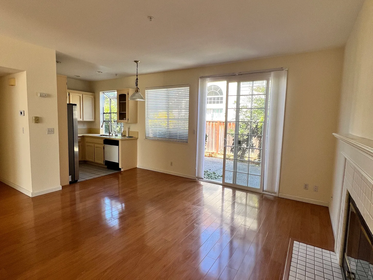 4 bed, 1781 sqft, $4,450 — Photo 1