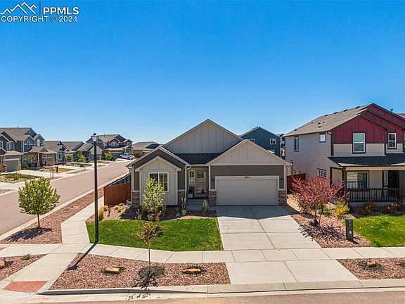 3rd image of 9703 Emerald Vista Dr