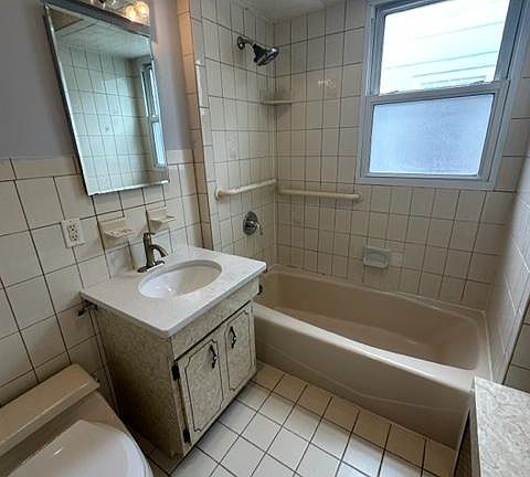 5th image of 262 Hornblower Ave Floor 2