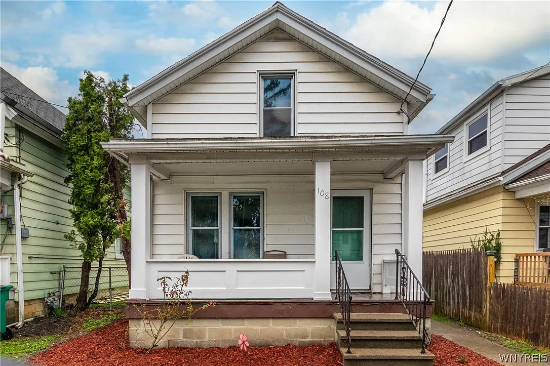 108 Gorton St photo 1