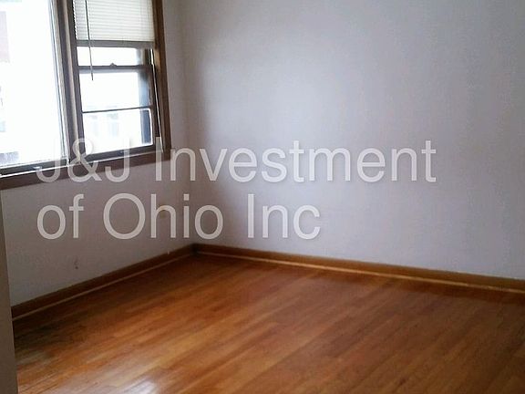 4th image of 1276 Cove Ave