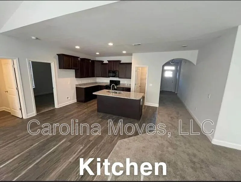 4 bed, 2.0 bath, 1783 sqft, $1,900 — Photo 1