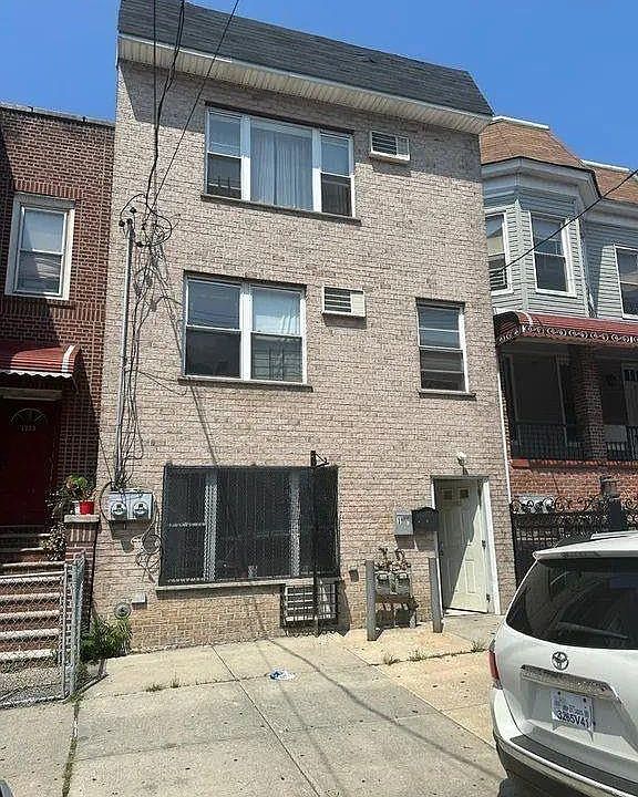 1st image of 1335 Clay Avenue