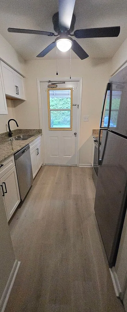 Colonial Hills Apartments LLC — Photo 4