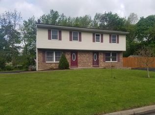 901 White Birch Ln, Endwell, NY 13760