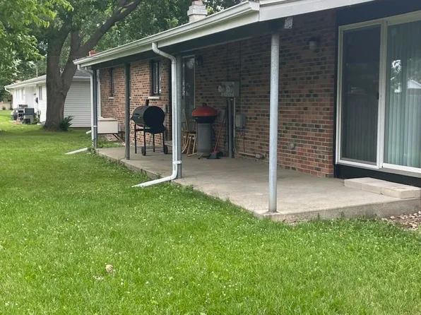 2218 W Wall St, Janesville, WI 53548