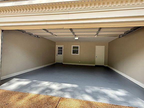 Large spacious 2 car garage.